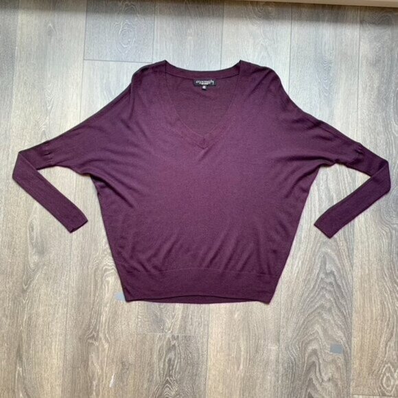 Aritzia Community Womens Sweater Cashmere blend V-neck Pullover Burgundy Size XS - Picture 10 of 15